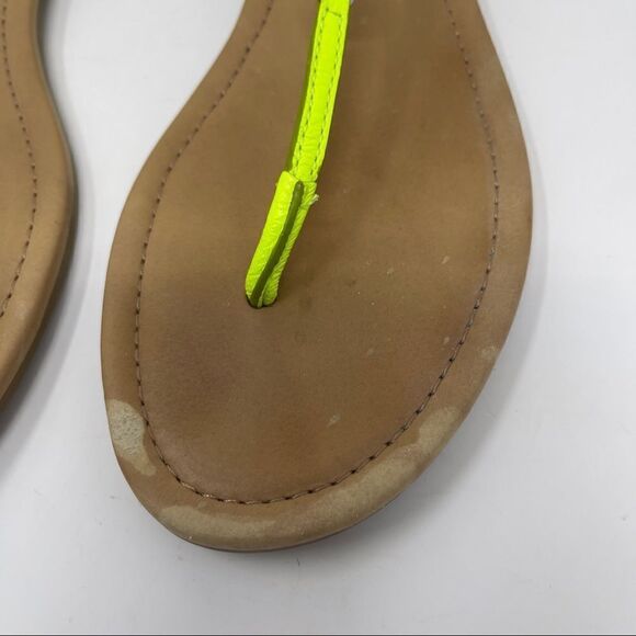 Coach Shirley Sandals Yellow T-Strap Leather Flip Flops Women's 8.5B Green - Picture 3 of 9